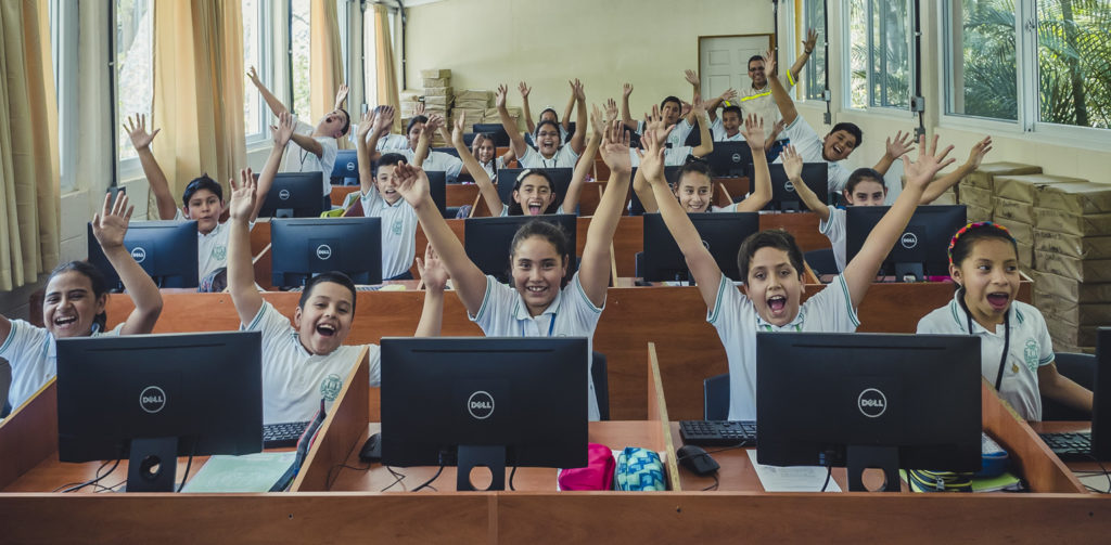 Colegio Privado Enrique Novella Alvarado 43 años formando con excelencia académica y valores cempro cementos progreso guatemala