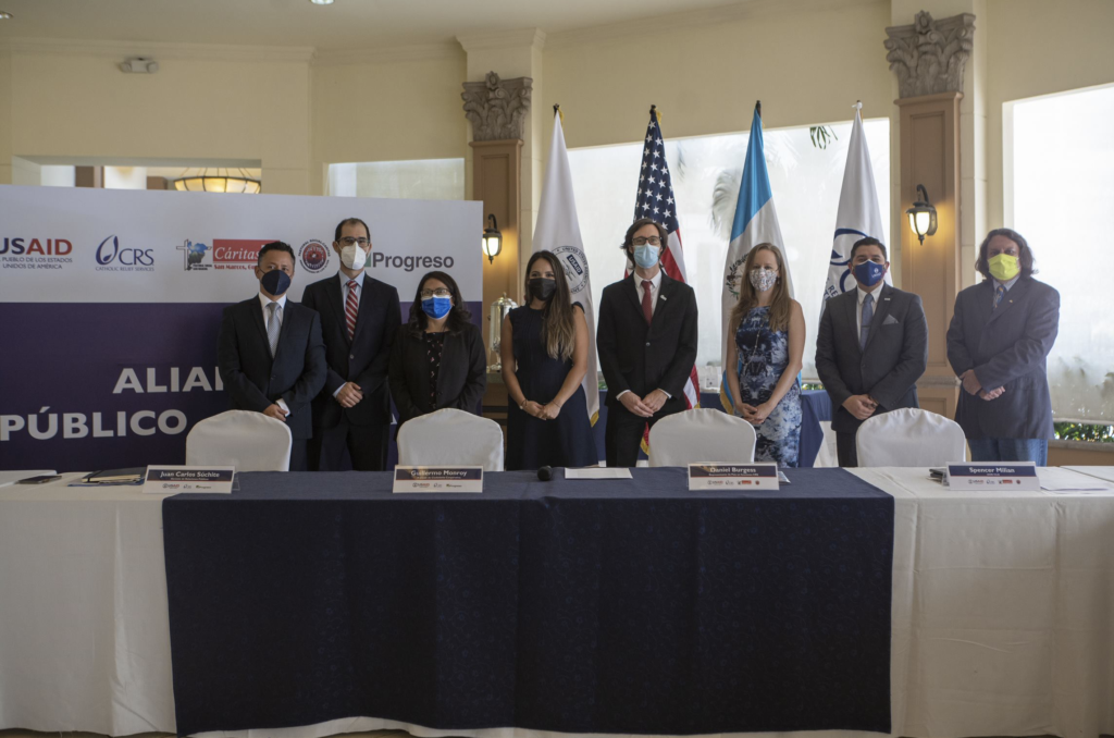 Progreso y Catholic Relief Services firman alianza para mejorar la calidad de vida de hogares Guatemala Latam USAID