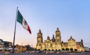 zocalo de la ciudad de mexico electronova bandera mexicana progreso latam