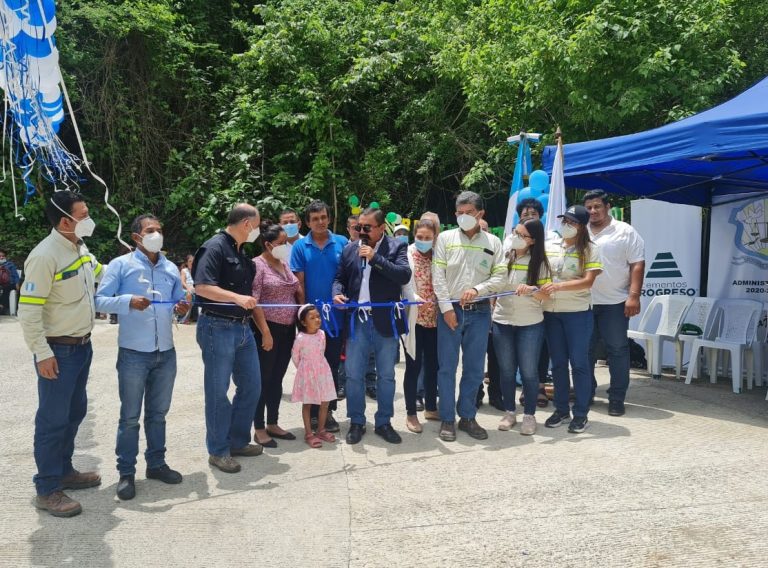 Two new infrastructure projects were inaugurated in the department of El Progreso cempro cementos progreso agreca