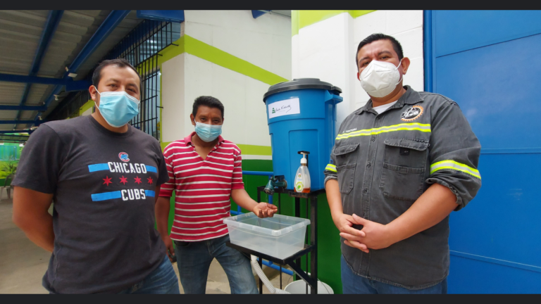 Con el apoyo del CENCA exestudiantes lograron realizar un modelo eficiente de lavamanos ecológicos guatemala cempro cementos progreso
