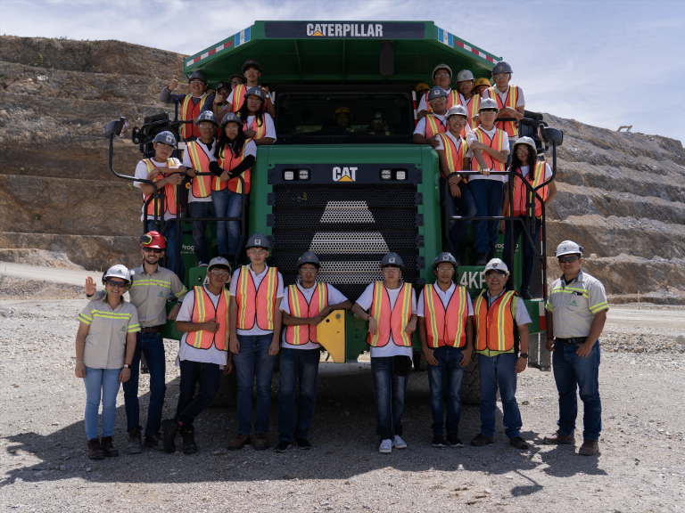 jovenes de la escuela taller exploran innovacion tecnologica planta san miguel