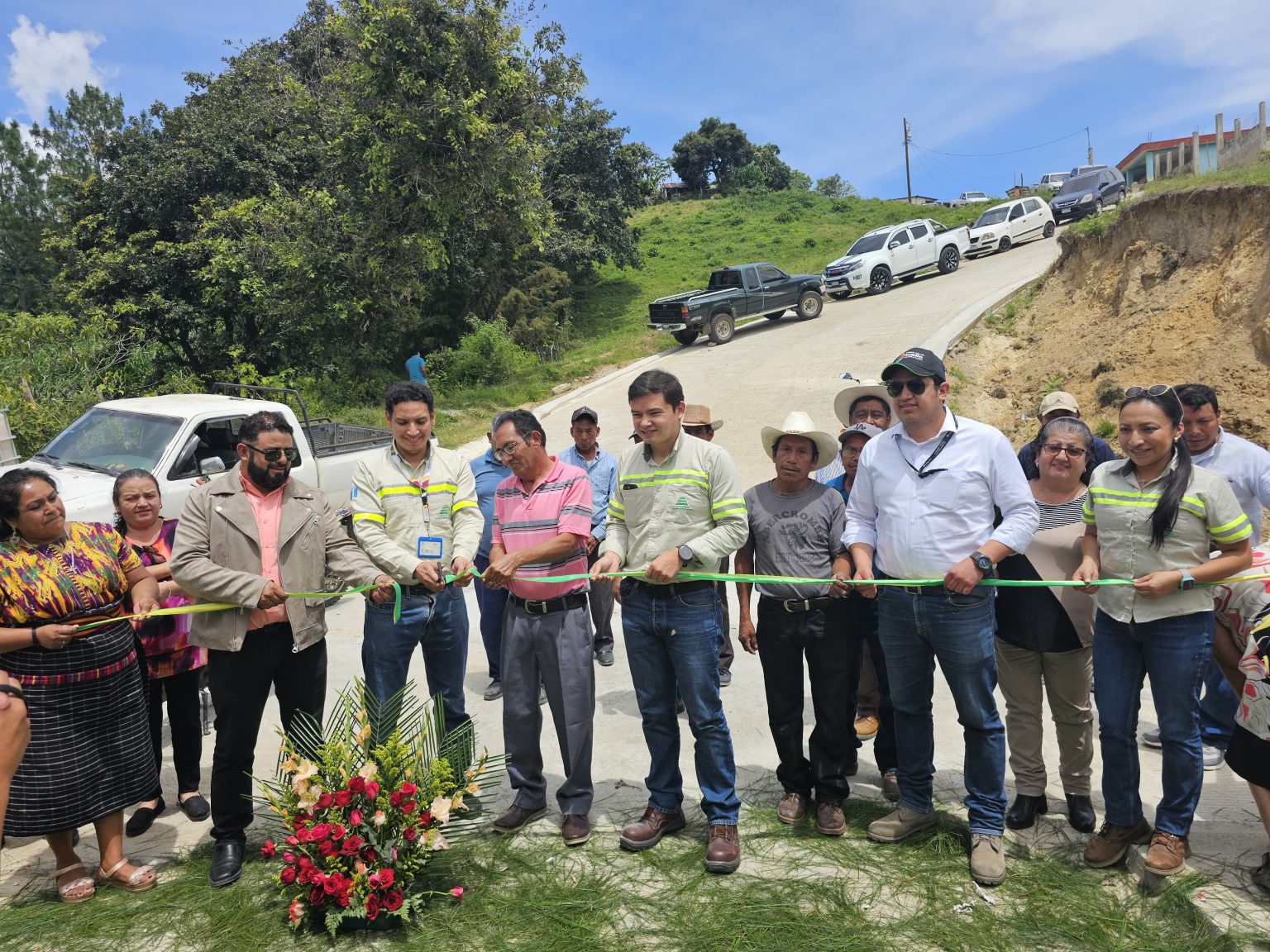 proyecto de pavimentacion aldea montufar guatemala progreso latam