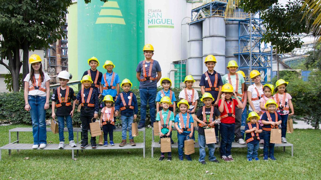 amigos progreso kids guatemala 2024