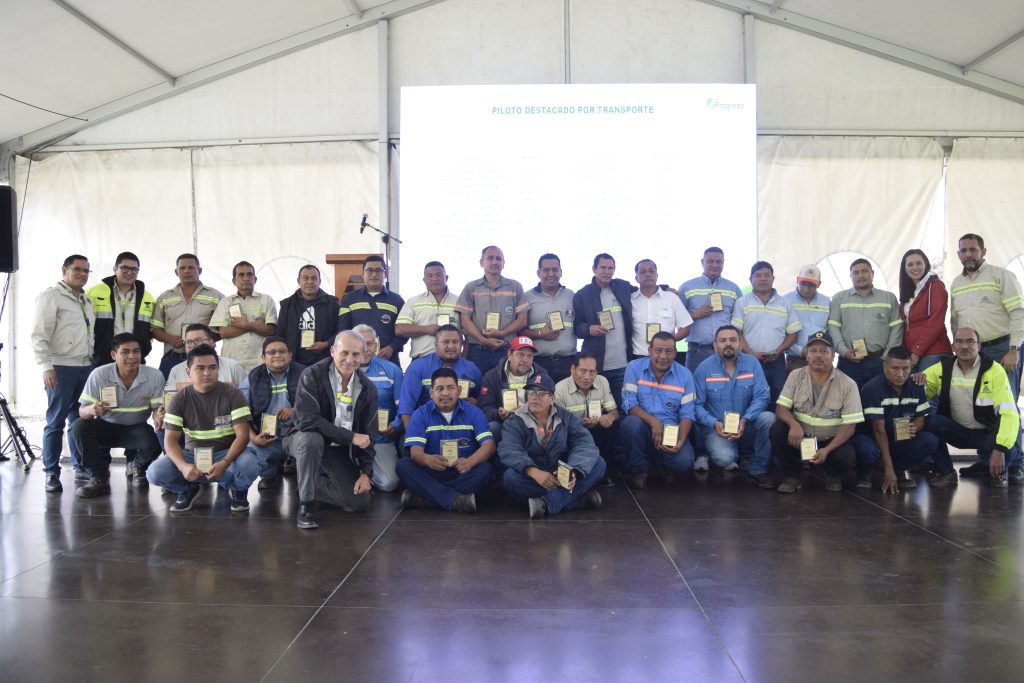 Progreso reconoce el esfuerzo de sus pilotos destacados en 2024 guatemala latam